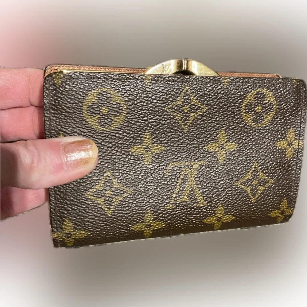 Louis Vuitton Monogram Wallet🔥Excellent Vintage Condition/Light Use🔥BEAUTIFUL! - Picture 7 of 17